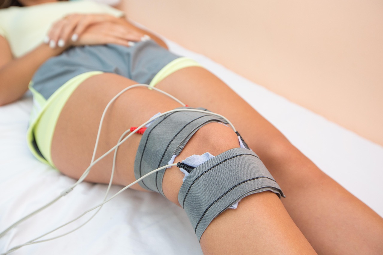 knee joint pain at 40 and arthritis physiotherapy