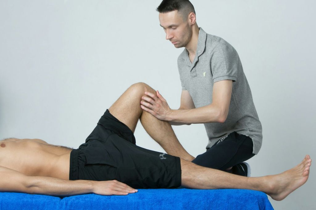 knee joint pain at 40