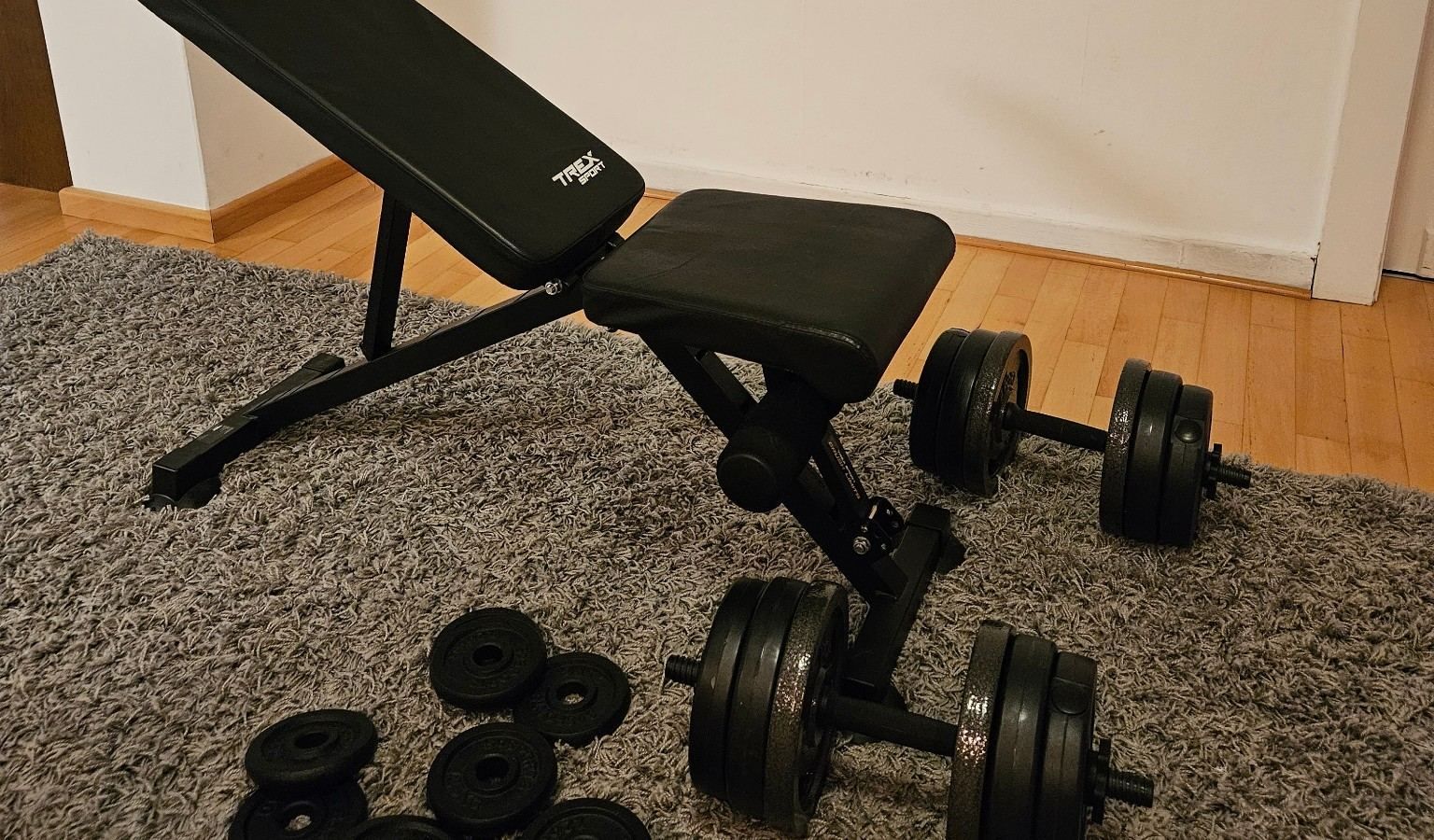 my simple home strength training setup with adjustable dumbbells and a bench — the start of my alcohol-free life and home workouts after 40"